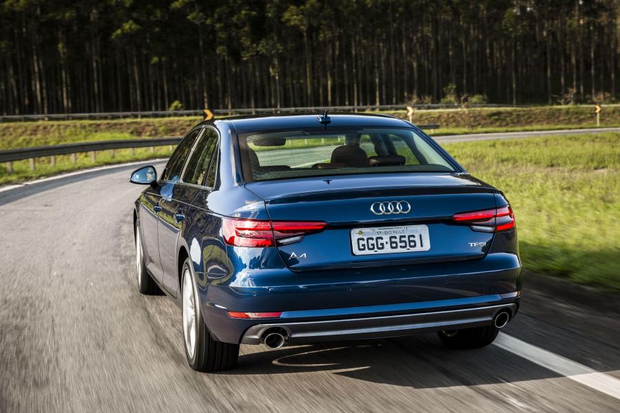  Audi A4 2.0 TFSI (B9) 2016 года  (LA) (фото 7 из 30)